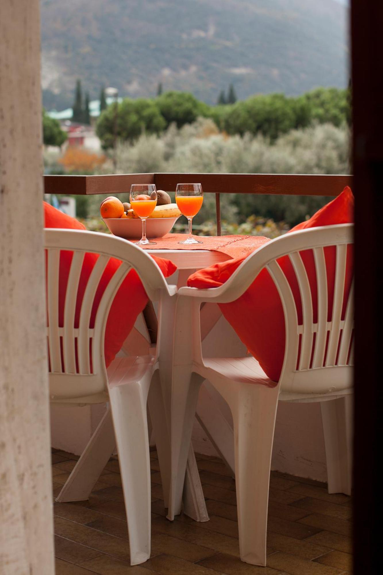 Casa Lucia Lägenhet Torbole Sul Garda Rum bild